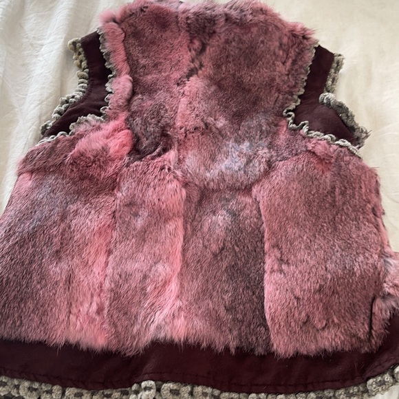 Beautiful fur/velvet vest a unique piece. - Picture 4 of 11